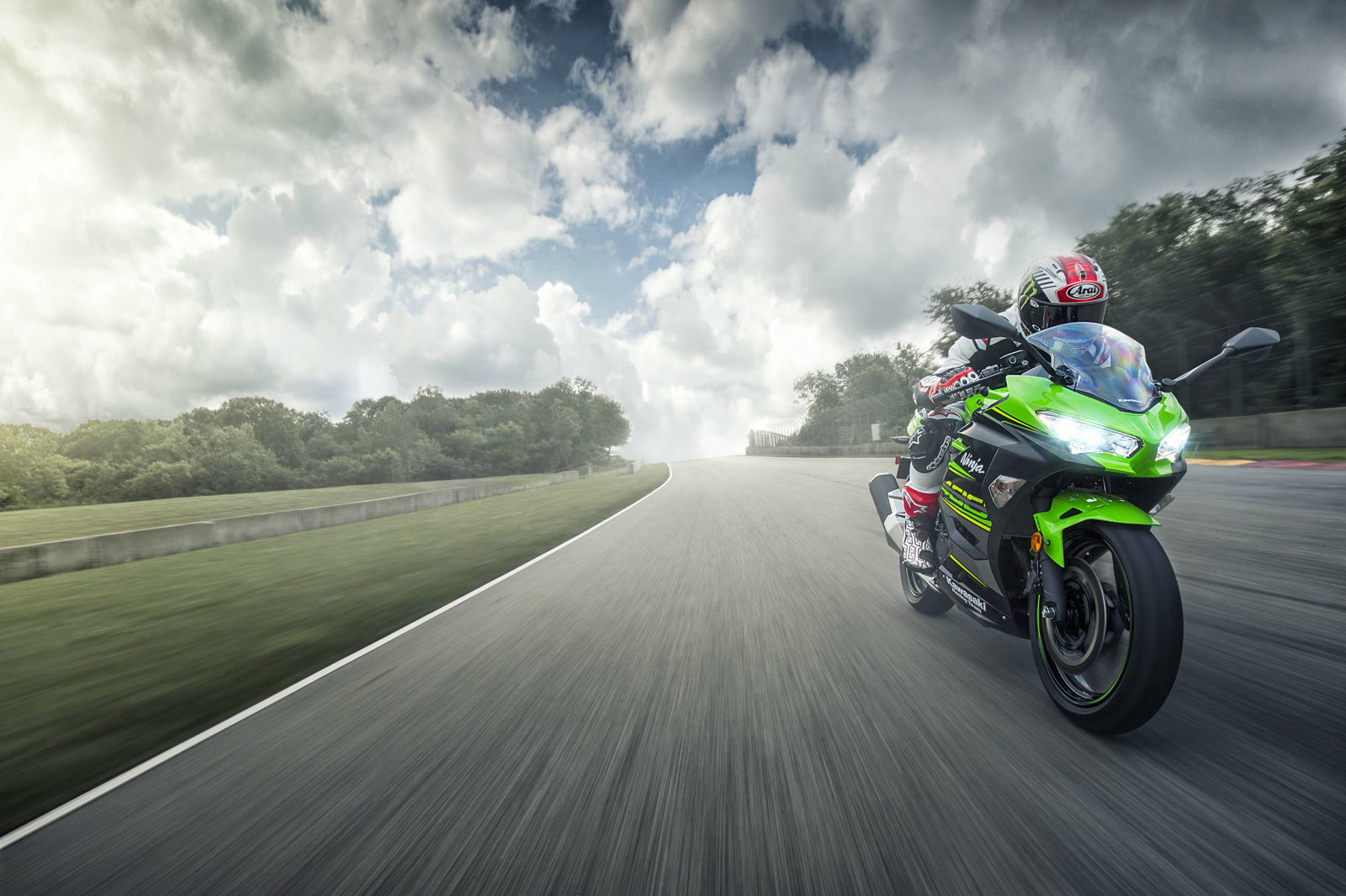 Kawasaki Ninja 400 debuts
